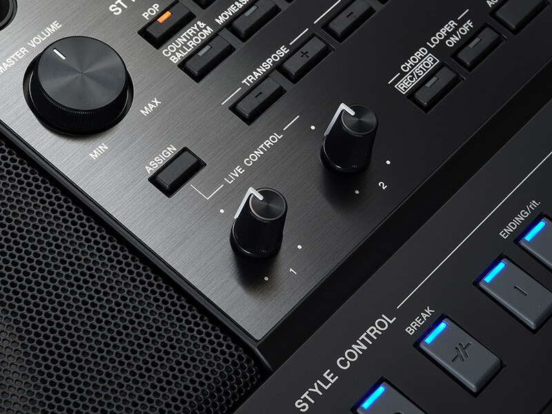 Nahaufnahme der Assignable-Taste und der Live Control-Regler der Yamaha Arranger Workstation PSR-SX920