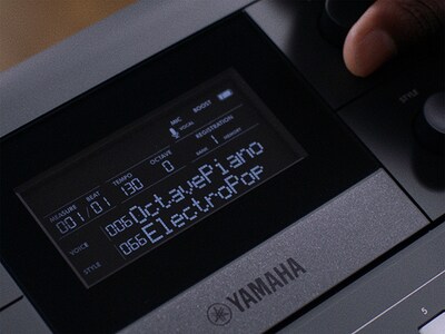 PSR-E583 Hauptbild der mittleren Anzeige