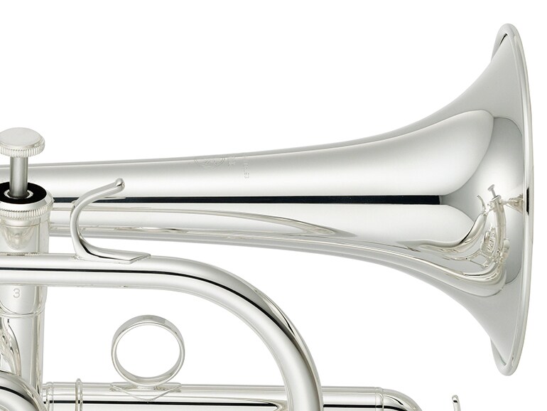 Schallbecher aus goldenem Messing