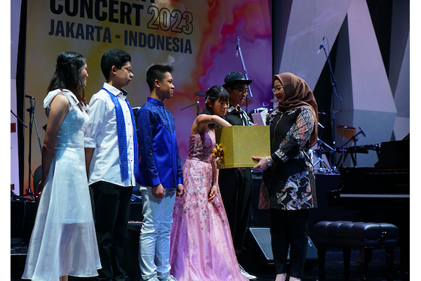 Performers image